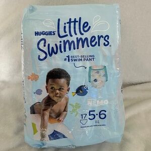 😉Bundle Days😉 New Unopened Pack Of Huggies Little Swimmers Size 5-6